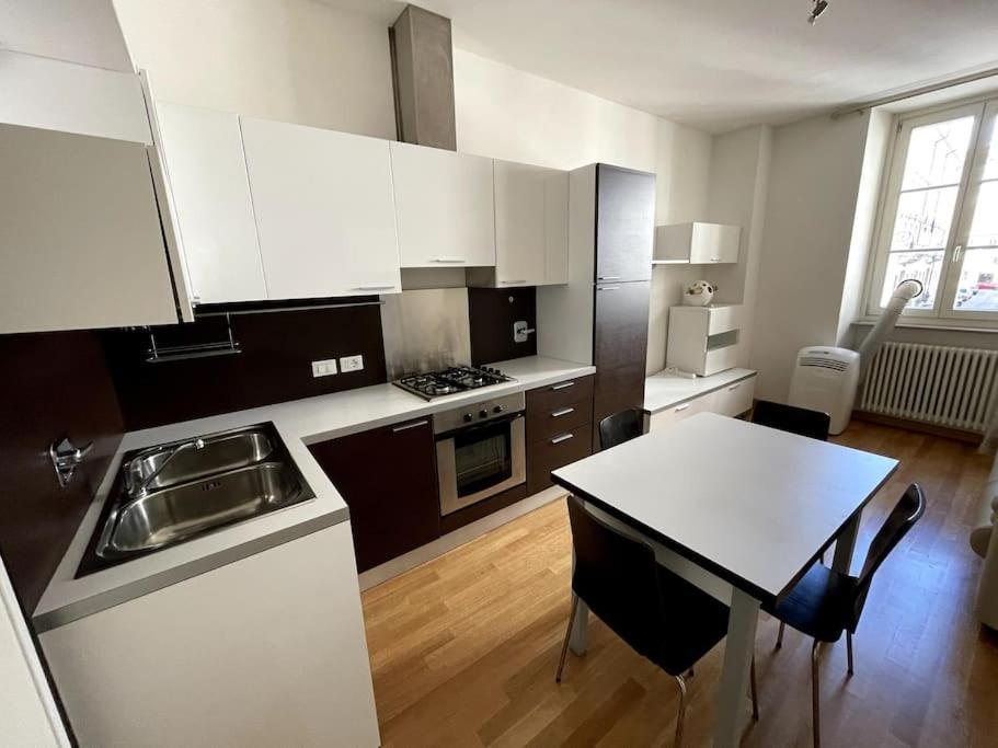 Via Milano Apartment Trieste Bagian luar foto